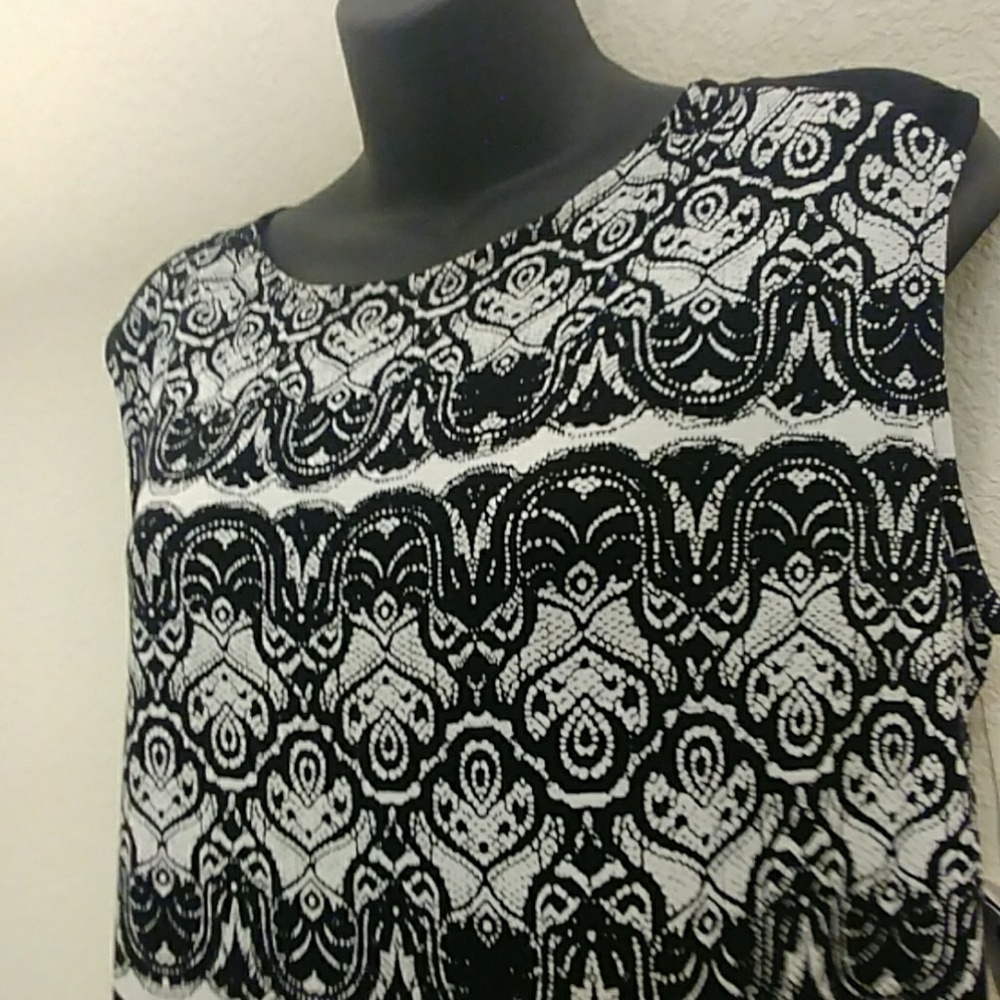 Liz Claiborne Printed Sleeveless Top - Picture 2 of 8